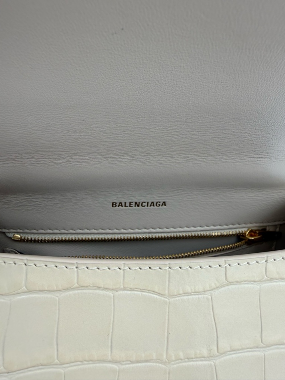 Balenciaga Hourglass S in Cream Croc-Embossed Leather - Picture 6 of 7